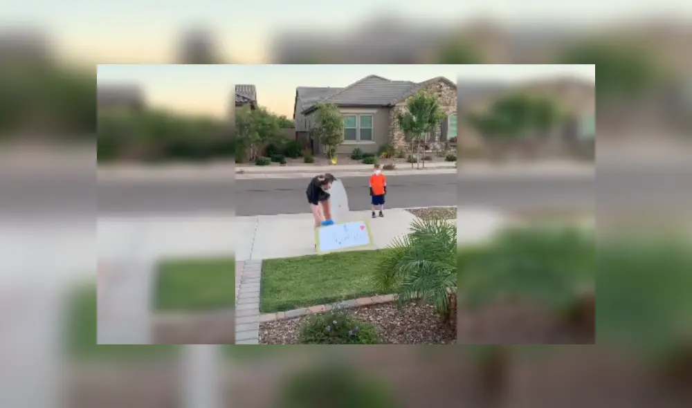 Desliza las imágenes para ver más detalles de esta tierna escena que es viral en YouTube. Desliza las imágenes para ver más detalles de esta tierna escena que es viral en YouTube.