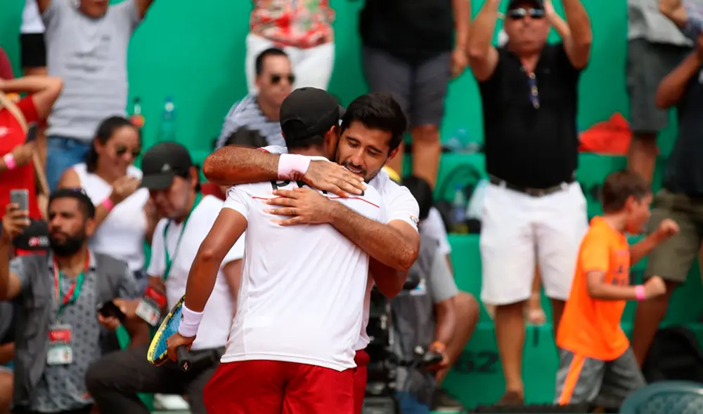Más temprano, Sergio Galdós y Jorge Panta ganaron en el partido de dobles y pusieron a Perú arriba 2-1. Foto: @FEDTENISPERU.