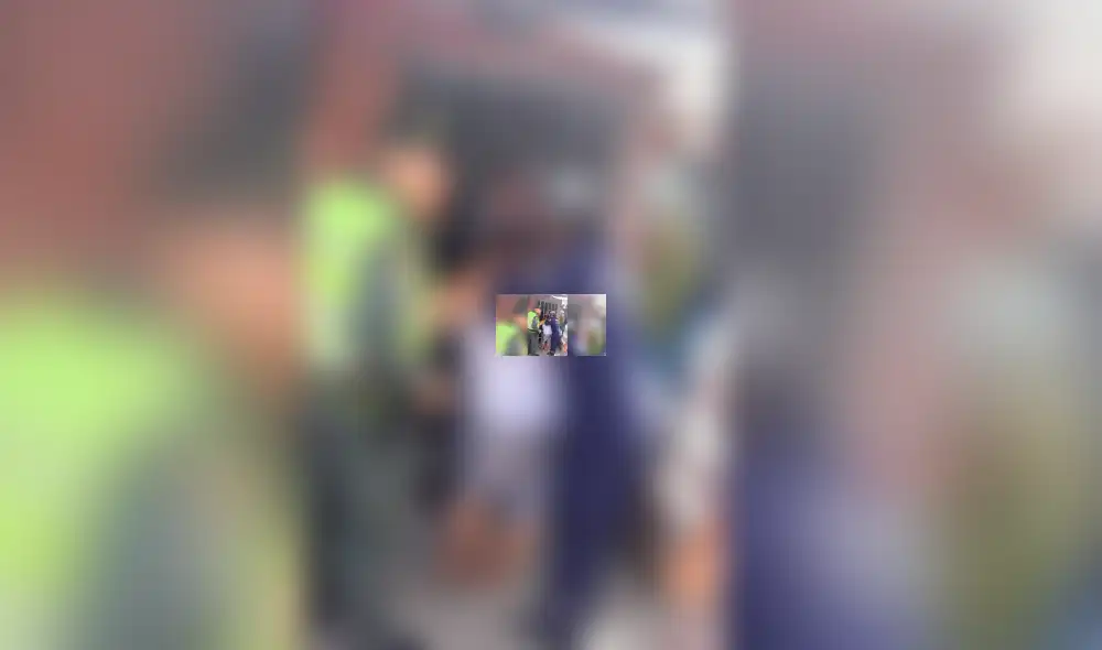 Facebook viral: Mujer atora su cabeza en una reja por ver qué hacía su vecina [FOTOS]