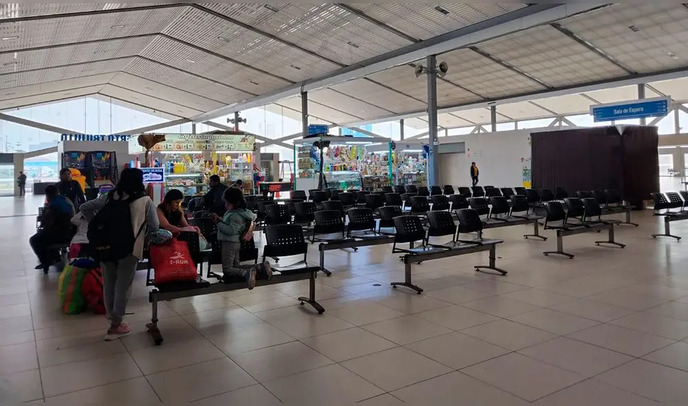 Diariamente, se movilizan un promedio de 2.000 pasajeros en este punto. Foto: Y. Goicochea/URPI-LR