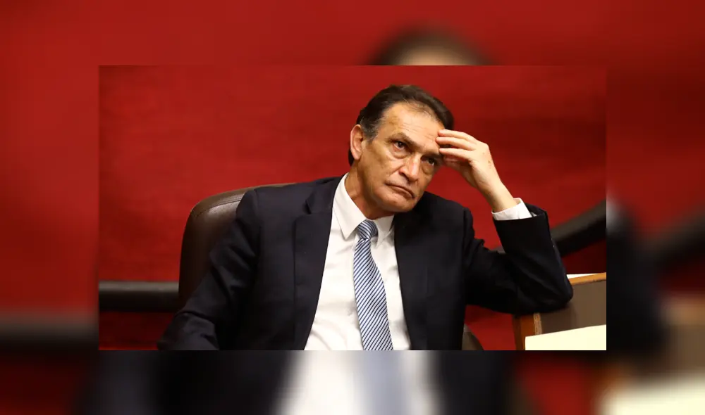 Héctor Becerril respondió interrogatorio en la Fiscalía por denuncia de empresaria