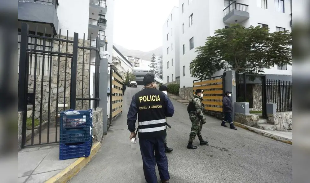 Fiscalía allana la vivienda del general PNP Héctor Petit. Foto: La República. Fiscalía allana la vivienda del general PNP Héctor Petit. Foto: La República.