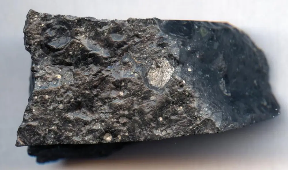 Meteorito marciano NWA 7533. Foto: Luc Labenne/ NASA Meteorito marciano NWA 7533. Foto: Luc Labenne/ NASA