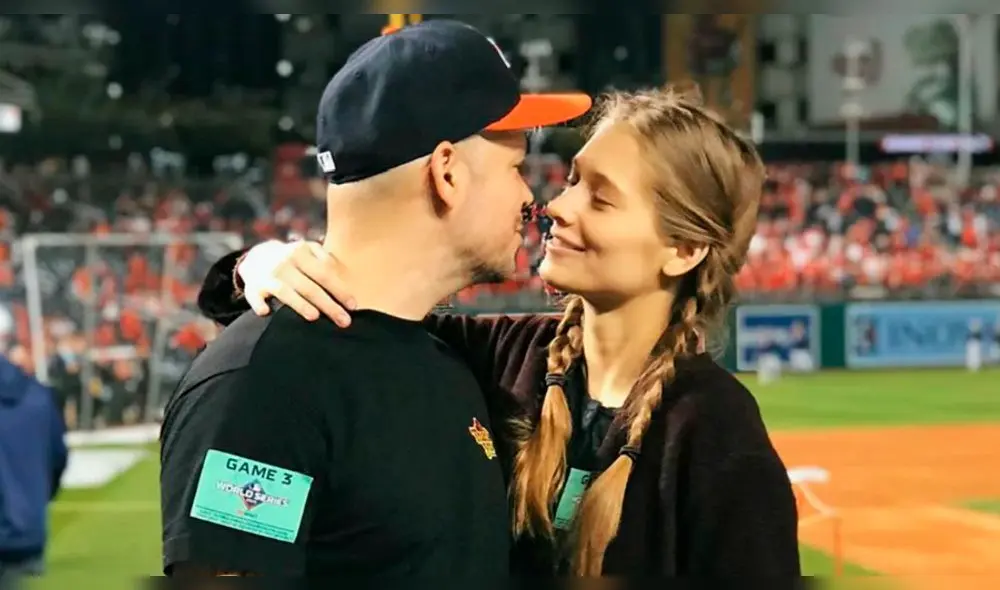 El puertorriqueño René Pérez se ha mostrado públicamente con su novia, Kasia Marciniak, en más de una ocasión. El puertorriqueño René Pérez se ha mostrado públicamente con su novia, Kasia Marciniak, en más de una ocasión.