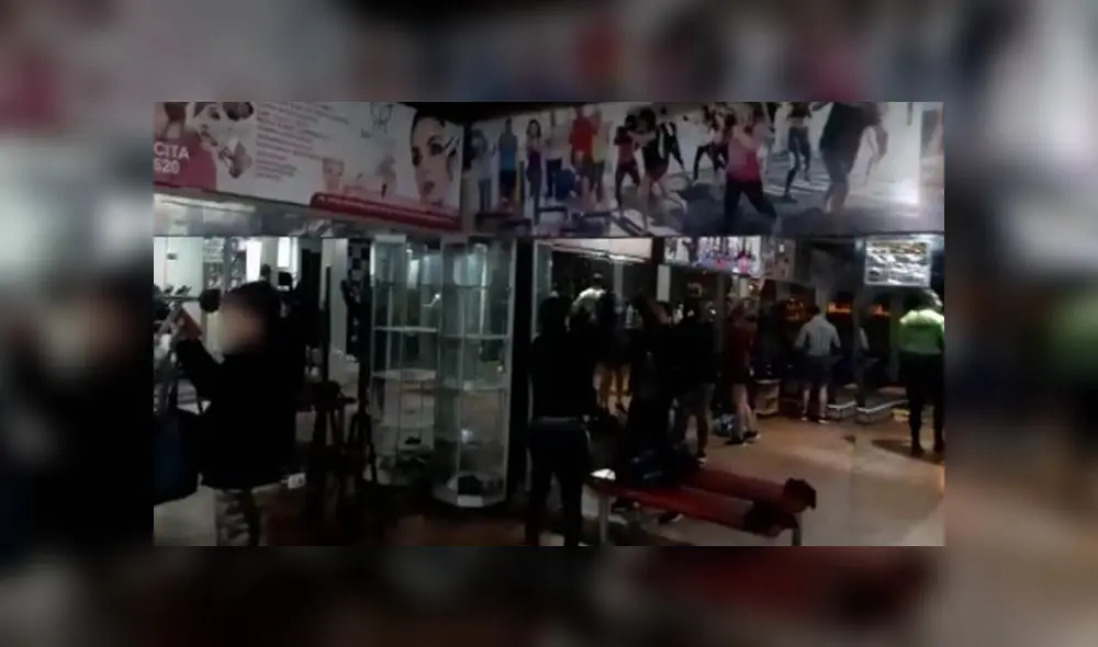 Detienen a ciudadanos incumpliendo los protocolos de bioseguridad en medio del estado de emergencia. Créditos: PNP. Detienen a ciudadanos incumpliendo los protocolos de bioseguridad en medio del estado de emergencia. Créditos: PNP.