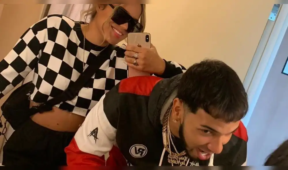 La reacción de Karol G al ser testigo de una "travesura" de Anuel AA [VIDEO]