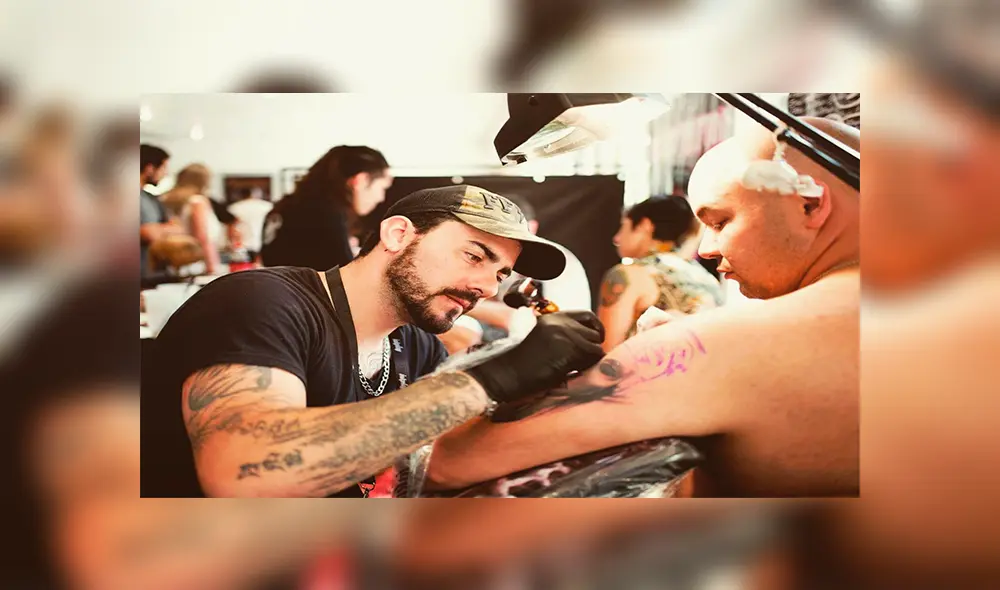 Artista recurre a tatuajes para cubrir heridas de víctimas de violencia de género 