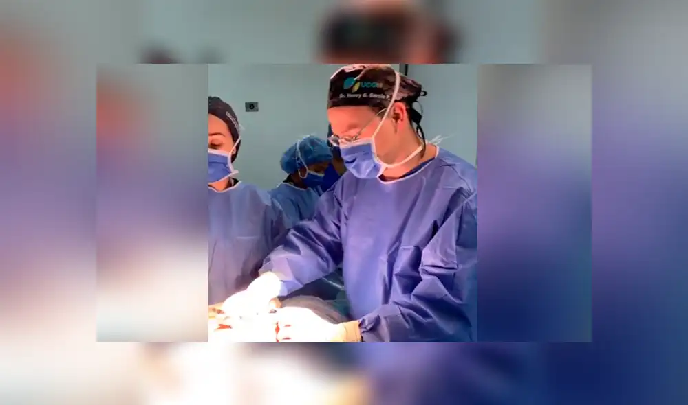 Un médico cirujano ha causado sensación en Facebook al bailar como Anuel AA en plena operación. Un médico cirujano ha causado sensación en Facebook al bailar como Anuel AA en plena operación.