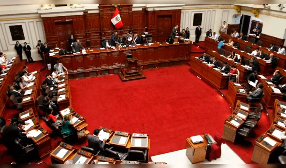 Congreso aprueba ley que prohíbe publicidad estatal en medios privados