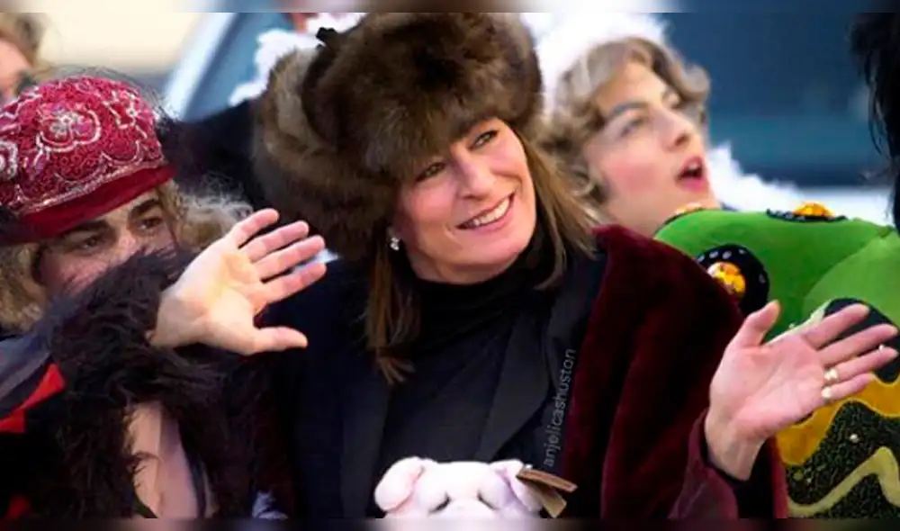 Anjelica Huston impacta con fuerte mensaje contra uso de pieles de animales 