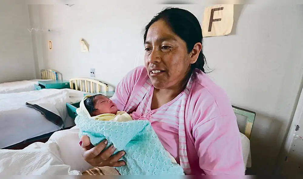 SABINA UÑULCO CHALLCO MADRE DEL RECIEN NACIDO Y PRIMERA NIÑA MANUELITA, NACIDO A LAS 00:27 DEL DIA 25 DE DICIEMBRE SABINA UÑULCO CHALLCO MADRE DEL RECIEN NACIDO Y PRIMERA NIÑA MANUELITA, NACIDO A LAS 00:27 DEL DIA 25 DE DICIEMBRE
