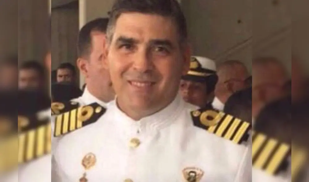 A market trader shows different currency notes in Caracas on March 10, 2019, during the third day of a massive power outage which has left Venezuelans without communications, electricity and water. - The unprecedented power outage already left 15 patients dead and threatens to extend indefinitely, increasing distress for the severe political and economic crisis hitting the oil-rich South American nation. (Photo by Cristian Hernandez / AFP) A market trader shows different currency notes in Caracas on March 10, 2019, during the third day of a massive power outage which has left Venezuelans without communications, electricity and water. - The unprecedented power outage already left 15 patients dead and threatens to extend indefinitely, increasing distress for the severe political and economic crisis hitting the oil-rich South American nation. (Photo by Cristian Hernandez / AFP)