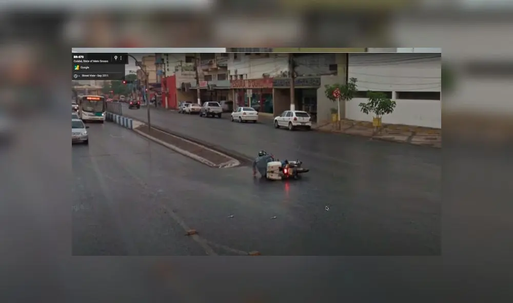 Desliza las imágenes para ver el increíble blooper que protagonizó un motociclista en una vía de Brasil. Foto: Google Maps