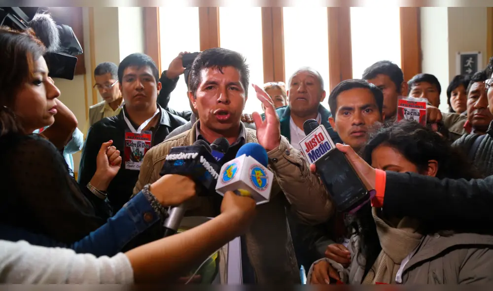 Maestros en huelga aceptaron dialogar con la ministra Marilú Martens 