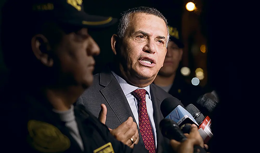 Aspiraciones. Daniel Urresti busca asumir la Comisión de Defensa para fortalecer la Policía. Aspiraciones. Daniel Urresti busca asumir la Comisión de Defensa para fortalecer la Policía.