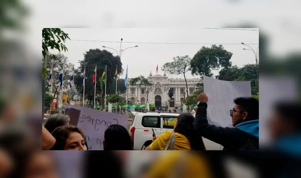 Comisión de Educación atendió reclamos de alumnos de Telesup Comisión de Educación atendió reclamos de alumnos de Telesup