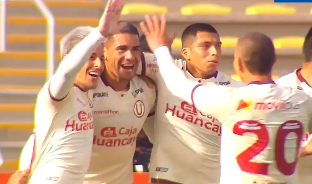 Jonathan Dos Santos marcó el primer gol del partido entre Universitario y Atlético Grau. | Foto: Captura de Gol Perú Jonathan Dos Santos marcó el primer gol del partido entre Universitario y Atlético Grau. | Foto: Captura de Gol Perú