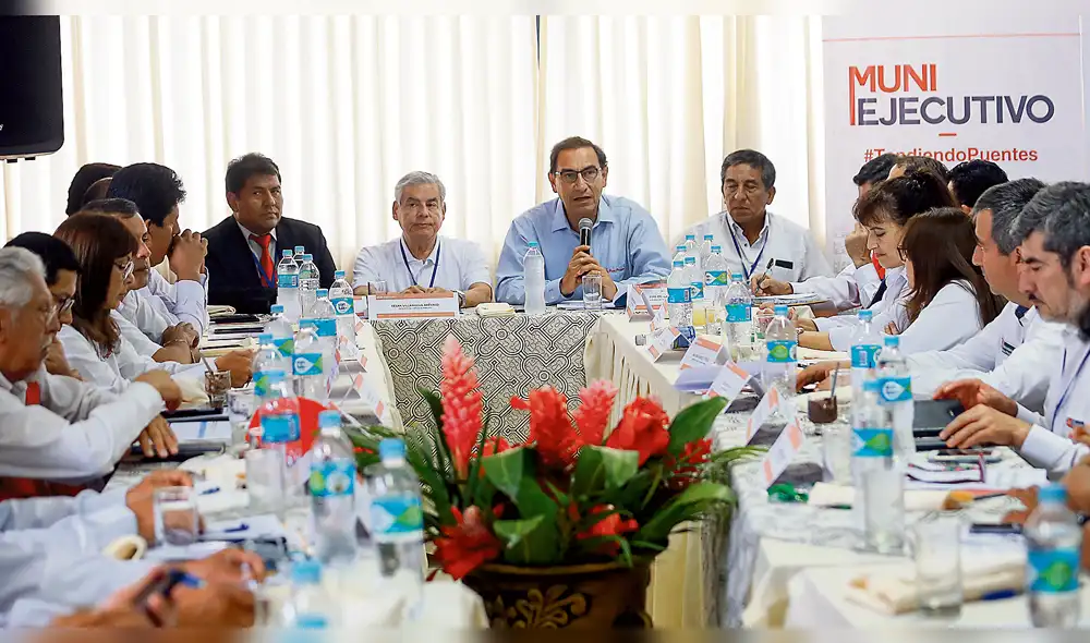 Vizcarra advierte al Congreso que recolectará firmas si demora referéndum