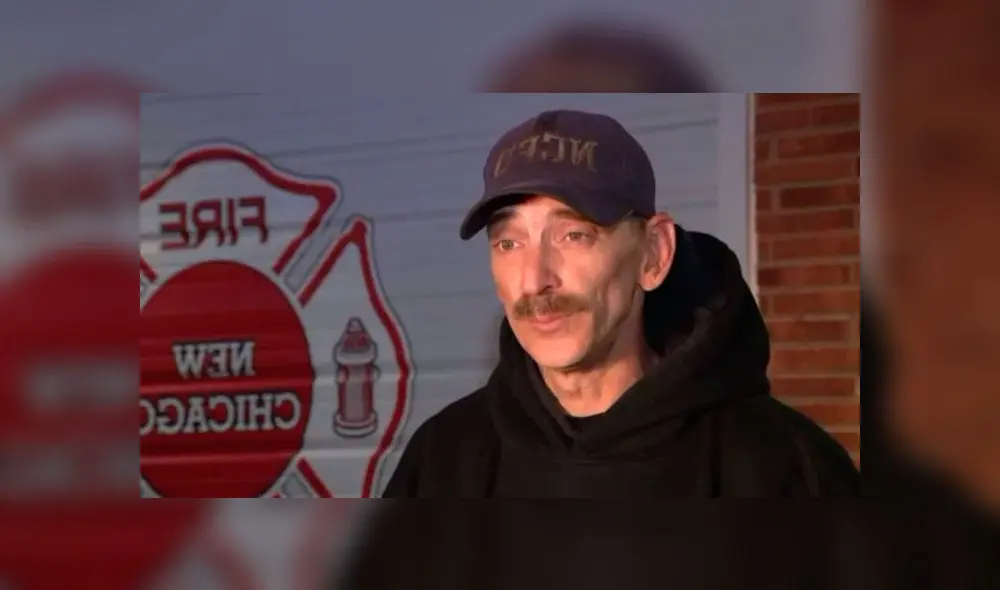 El bombero recibió el bono decretado por el gobierno estadounidense. El bombero recibió el bono decretado por el gobierno estadounidense.