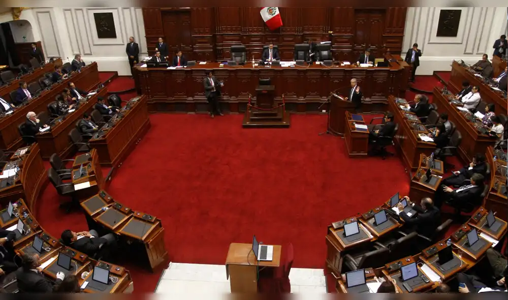 Rechazan reelección de actuales congresistas