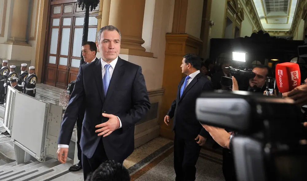 Del Solar: “Exhortamos al Congreso que decidan hoy mismo cuestión de confianza” Del Solar: “Exhortamos al Congreso que decidan hoy mismo cuestión de confianza”