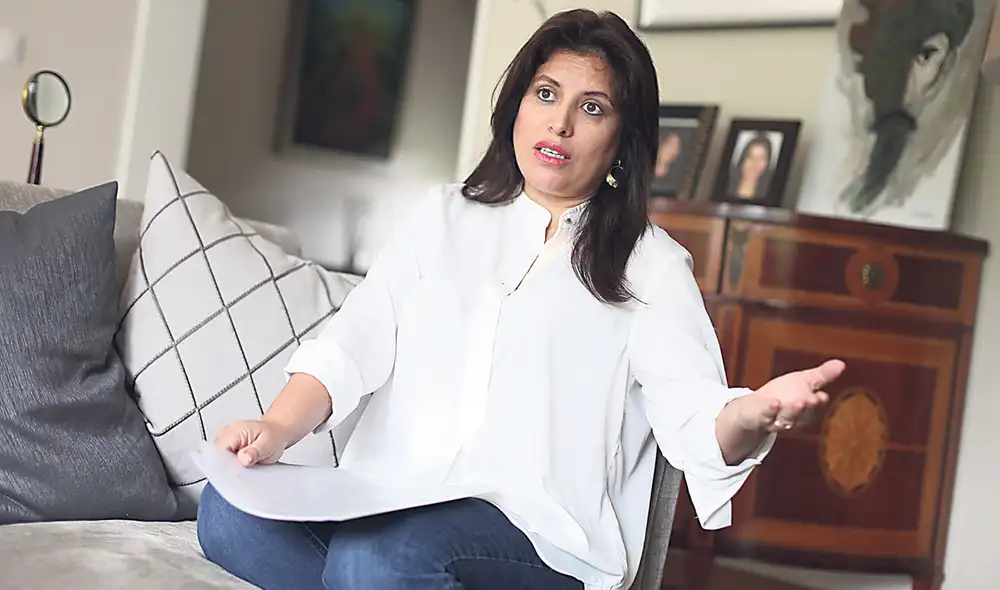 Postura. La congresista Omonte señala que cada bancada debe evaluar si es mejor la vacancia de Vizcarra en estos momentos tan complicados para el país. Foto: LR