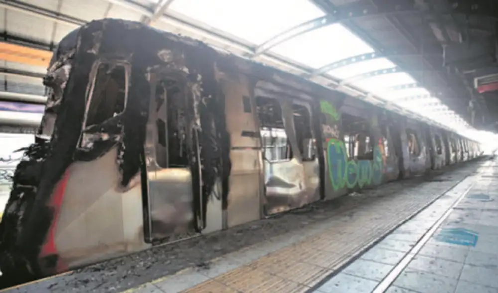 Destrozos. Varios vagones del metro quedaron inutilizados. (Foto: EFE)