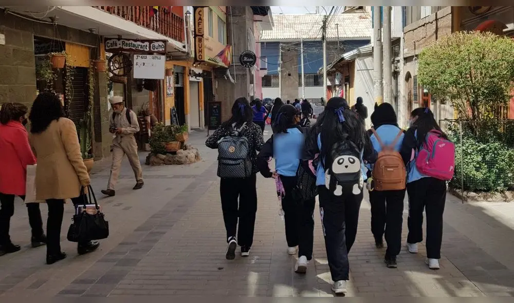 Minedu suspende clases ante situación política del país. Foto: Liubomir Fernández