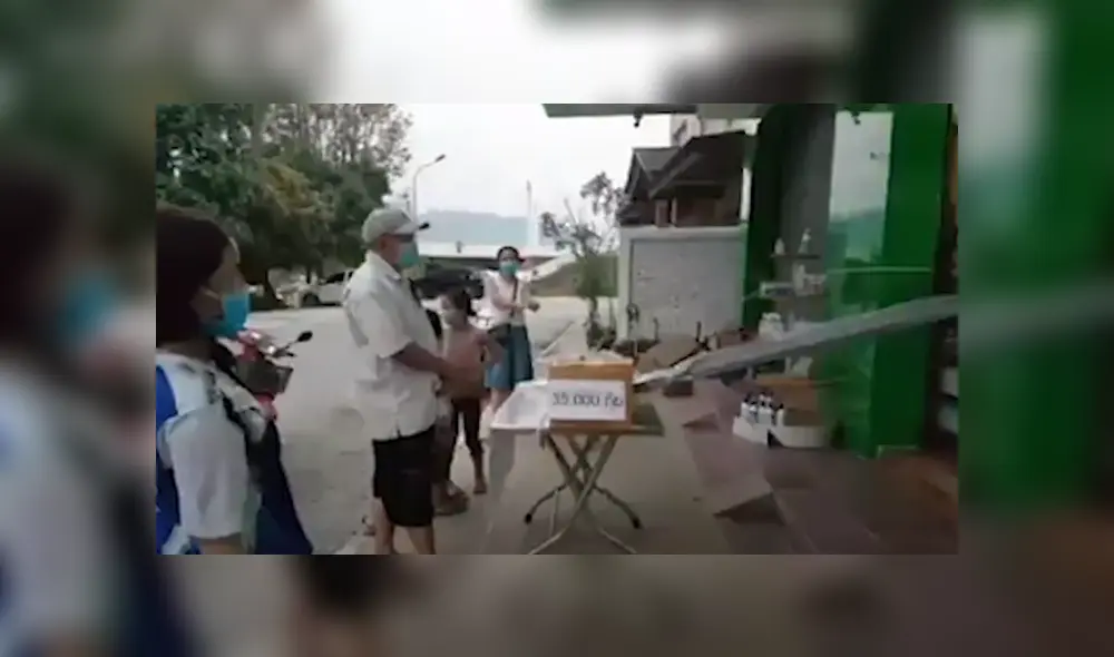 A través de YouTube se hizo viral la ingeniosa idea de una mujer para entregar los productos a sus clientes. A través de YouTube se hizo viral la ingeniosa idea de una mujer para entregar los productos a sus clientes.