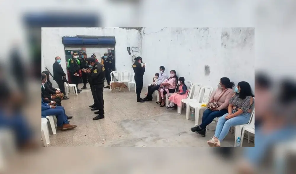 Policía Nacional intervino a más de 50 personas que participaban de matrimonio en Chimbote. Foto: Andina. Policía Nacional intervino a más de 50 personas que participaban de matrimonio en Chimbote. Foto: Andina.