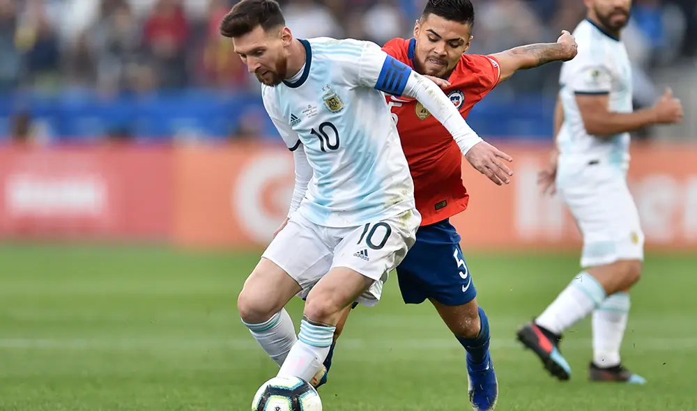 El futbolista argentino dirá presente a la gira por Asia con la selección Argentina tras cumplir con los tres meses de sanción que le impuso la Conmebol por sus duras declaraciones contra la entidad sudamericana en la última Copa América. El futbolista argentino dirá presente a la gira por Asia con la selección Argentina tras cumplir con los tres meses de sanción que le impuso la Conmebol por sus duras declaraciones contra la entidad sudamericana en la última Copa América.