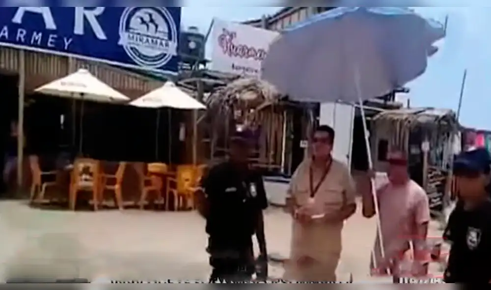 Regidor utiliza a sereno para que le sostenga sombrilla en Ancash [VIDEO]