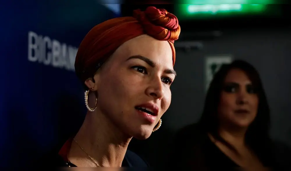 Anahí de Cárdenas se ríe de comentarios que criticaron uso de saco en premier de Locos de amor 3. Fotos: La República Anahí de Cárdenas se ríe de comentarios que criticaron uso de saco en premier de Locos de amor 3. Fotos: La República