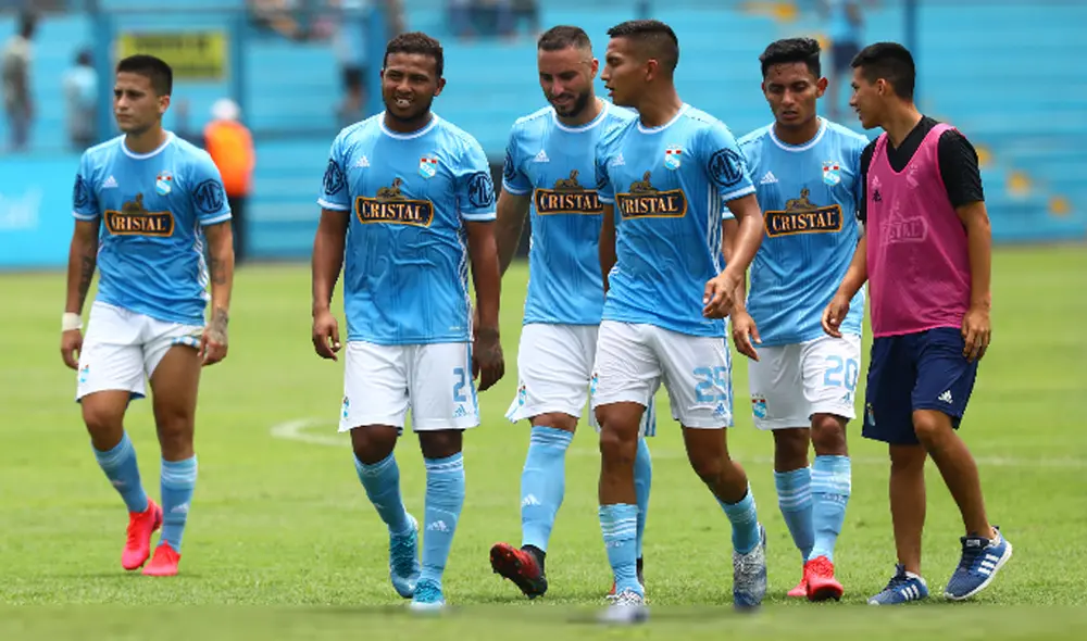 Presidente de Sporting Cristal respondió si habrá o no refuerzos en el regreso del fútbol. | Foto: GLR