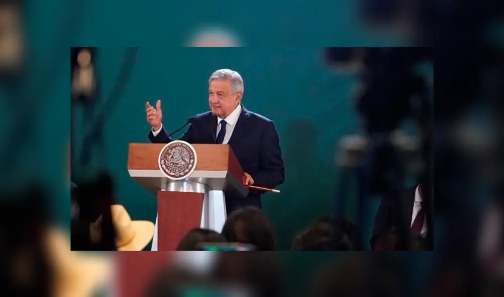 AMLO se ha desarrollado como escritor, politólogo y político.