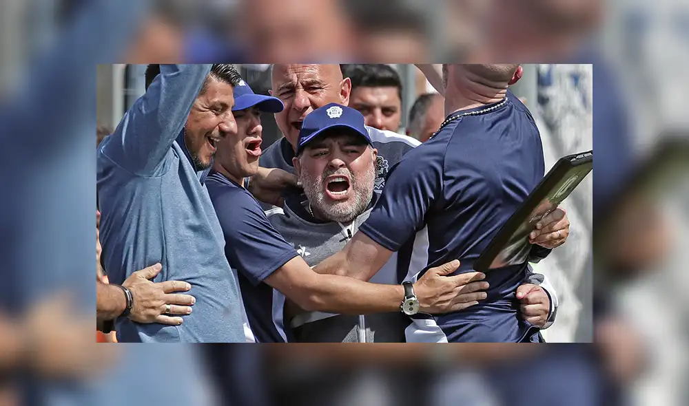 Diego Maradona debutó como DT de Gimnasia de la Plata con una derrota por 1-2 ante Racing.