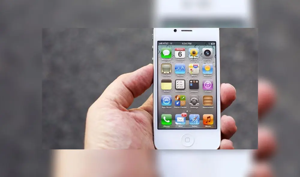 El iPhone 4s Salió a la venta el 4 de octubre de 2011.