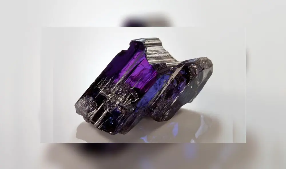 La 'tanzanita' es una piedra preciosa que se ubica en Tanzania y es valorizada en miles de dólares por su elegancia y extrañeza. (Foto: Amazing Zone)