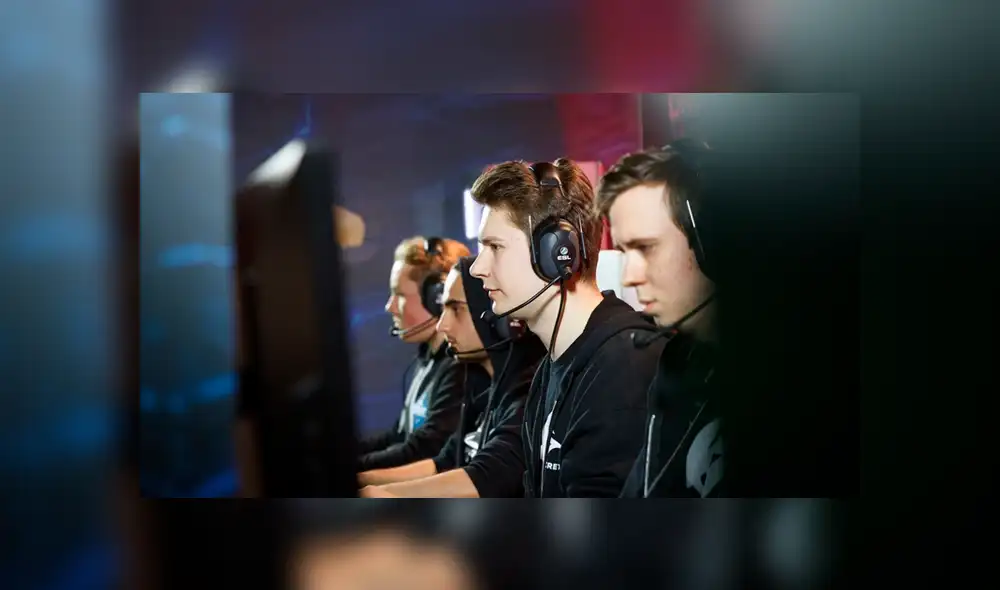 'Puppey' fue ganador del primer mundial de Dota 2 en 2011 (con Natus Vincere). 'Puppey' fue ganador del primer mundial de Dota 2 en 2011 (con Natus Vincere).