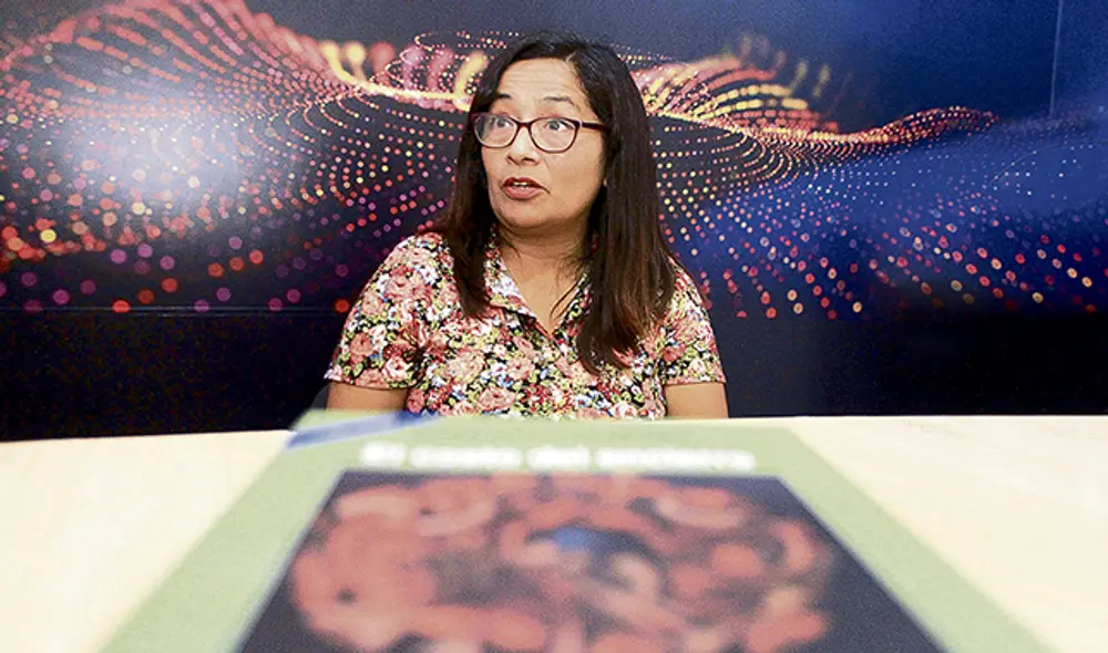 Escritora Karina Rodríguez Escobal recibió premio trujillano por su novela El costo del encierro.