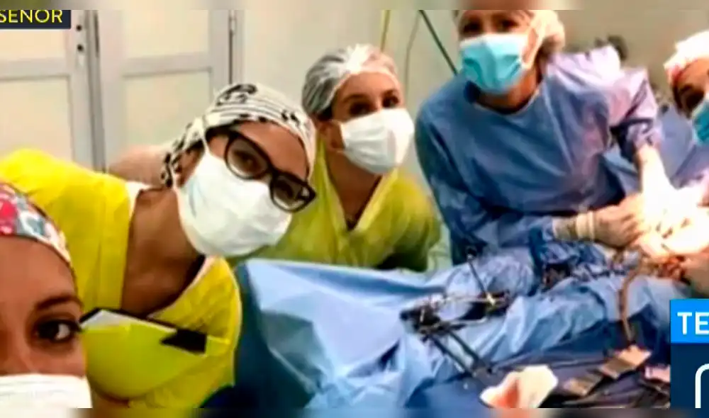 Selfies de doctores en plena cirugía causan indignación en el mundo