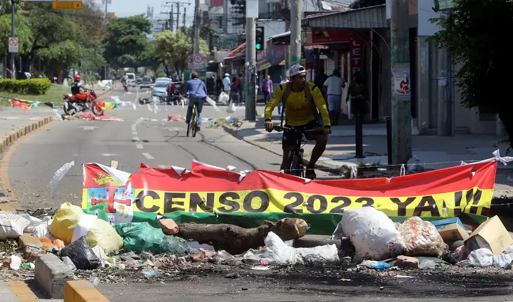 Los ciudadanos de Santa Cruz, la mayor región boliviana, intenta volver a la normalidad después de la huelga que duró 36 días. Foto: EFE Los ciudadanos de Santa Cruz, la mayor región boliviana, intenta volver a la normalidad después de la huelga que duró 36 días. Foto: EFE