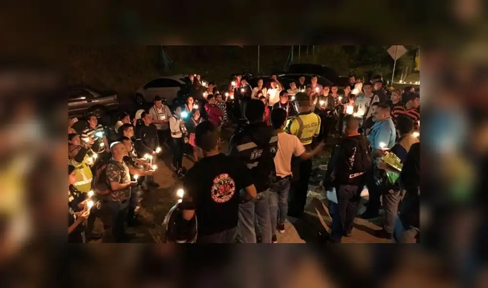 'Velatón' en Colombia por madre y su hijo que murieron tras lanzarse de un puente