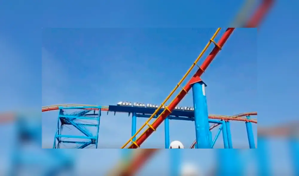 Juego mecánico "Superman" presentó desperfecto mecánico.
