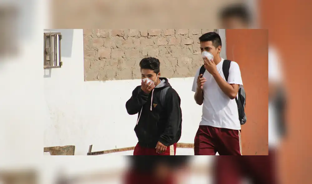 Incendio en Comas: se extiende a 100 colegios la suspensión de clases por humo tóxico