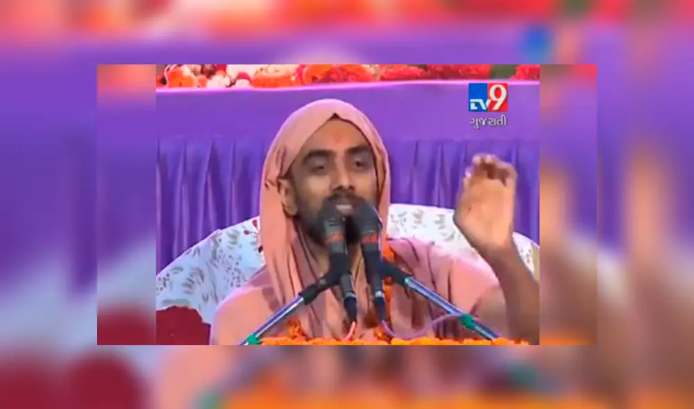 El monje hindú Swami Krushnaswarup Dasji está dando la vuelta al mundo con sus declaraciones misóginas, en relación con el periodo menstrual de las mujeres. (Foto: Captura)