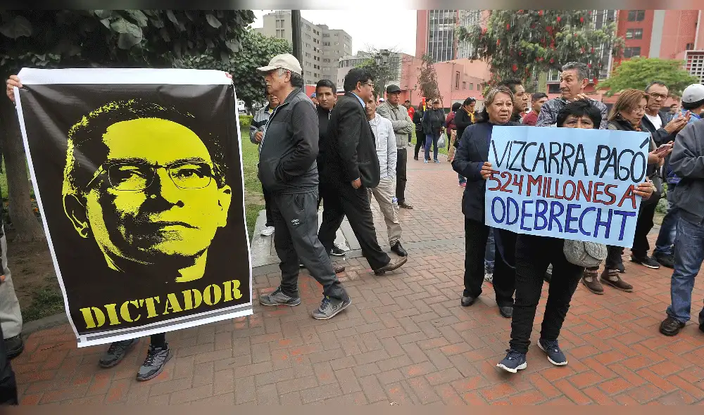 Plantón contra disolución del Congreso tuvo poca asistencia [FOTOS]