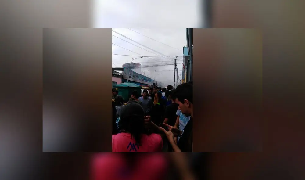 Bomberos controlan incendio reportado cerca de Mercado Central. Créditos: La República.