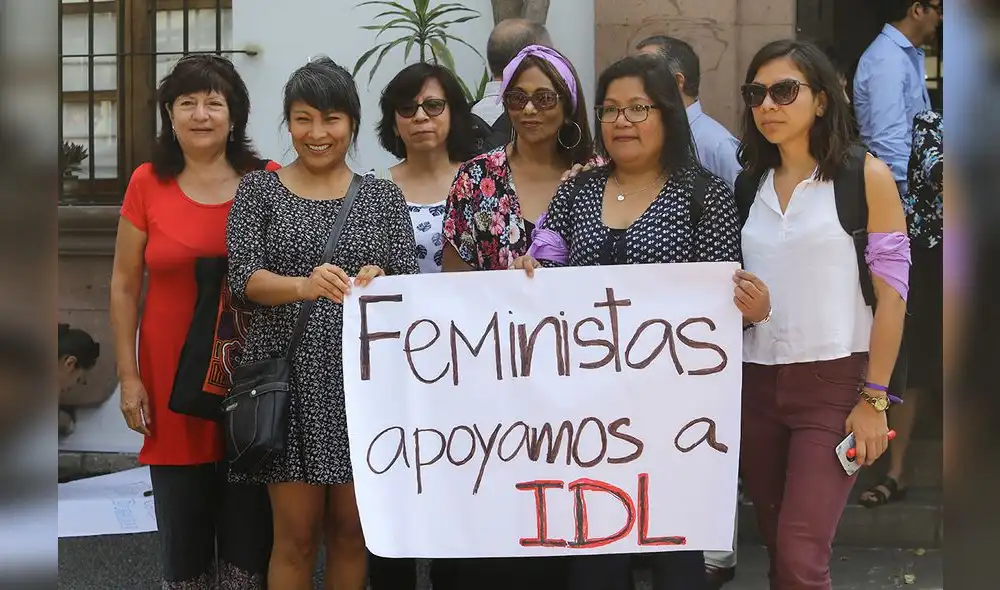 Plantón en solidaridad a IDL por arremetida fujimorista [FOTOS]