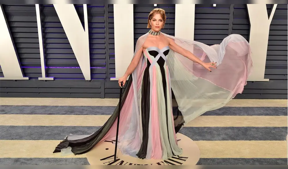 Selma Blair se destapa y genera opiniones divididas con polémica foto